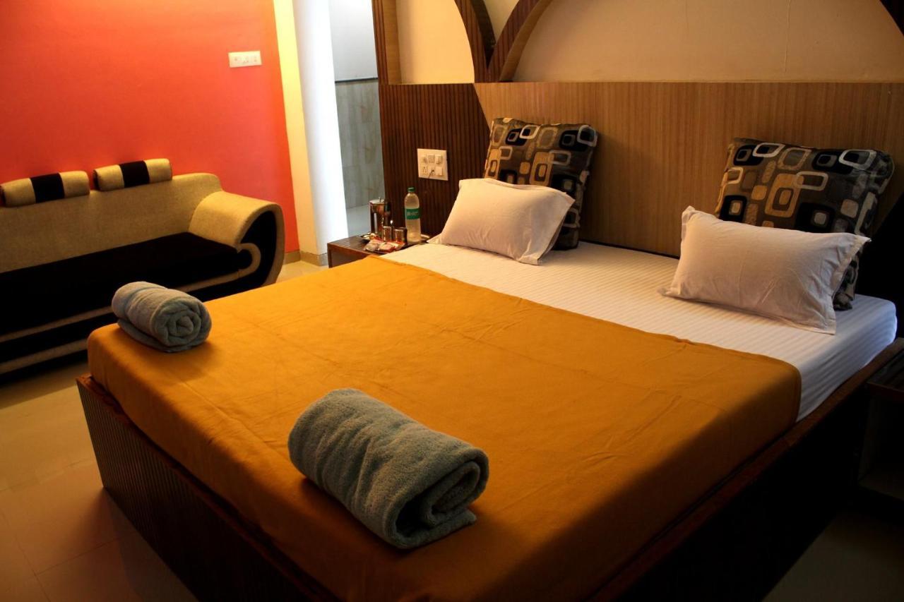 Malhar Palace Hotel Shirdi Eksteriør bilde