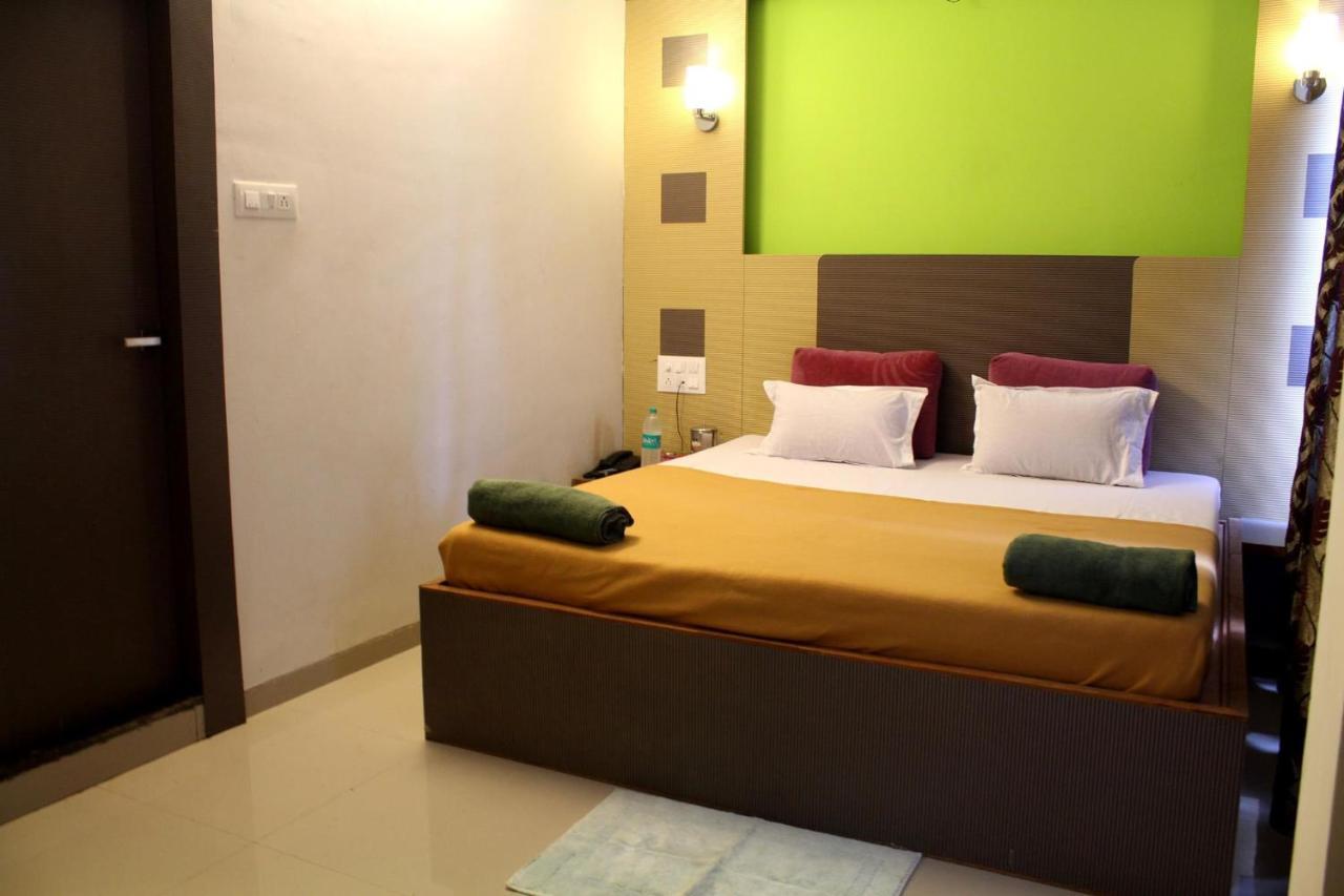 Malhar Palace Hotel Shirdi Eksteriør bilde