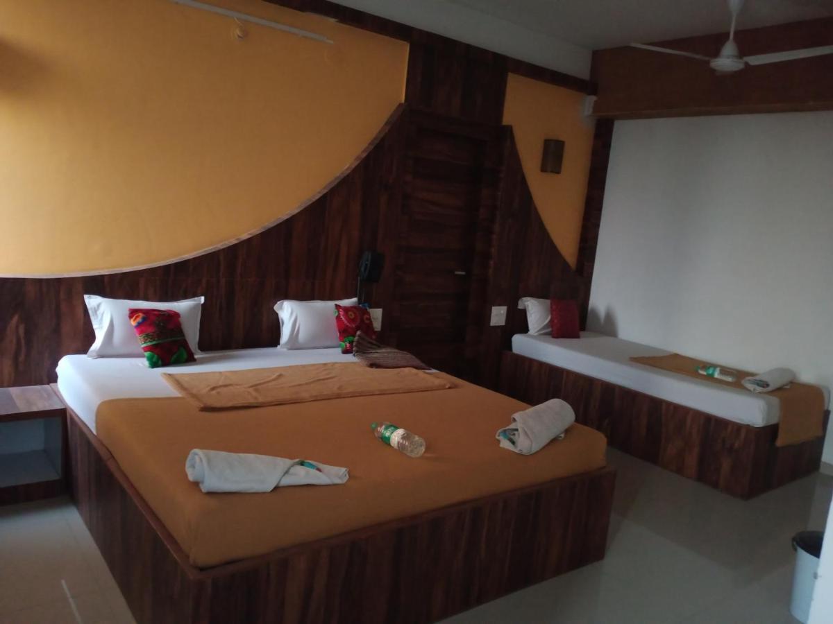 Malhar Palace Hotel Shirdi Eksteriør bilde